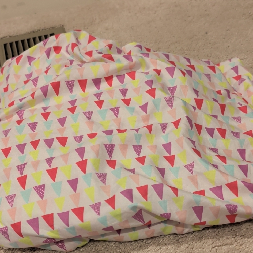 Colorful Triangle Patterned Sheet Set - Picture 2 of 3